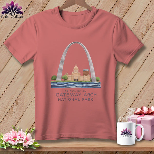 MyDesigns Physical Item S / Heather Mauve Stitchin' in Gateway Arch National Park ~ Relaxed Fit Tee